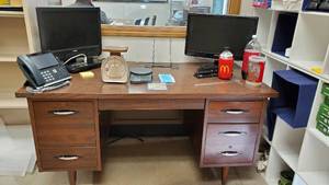 lot 8937 image: Whole Office Contents