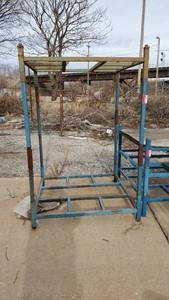 lot 9411 image: Metal Rack