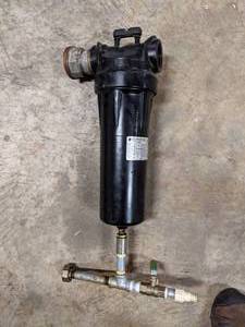 lot 9451 image: Compressor World Air Filter P583