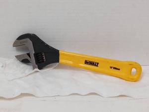 lot 87 image: Dewalt 10 250mm Cresent Wrench