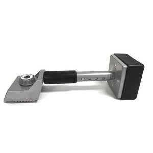 lot 297 image: MaxWorks 80742 Carpet Stretcher Knee Kicker with Telescoping Handle, Regular, Black