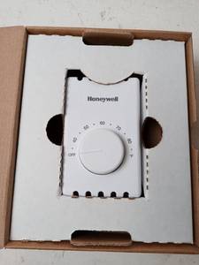 lot 212 image: Honeywell Thermostats Manual Electric Baseboard Thermostat Whites CT410B