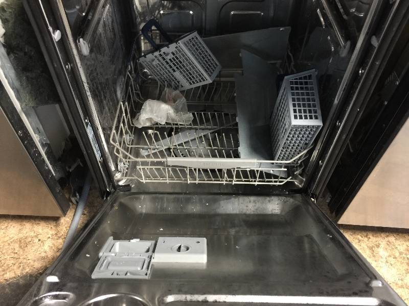 lot 567 image: Samsung - 24 Built-In Dishwasher with Stainless Steel Tub - Stainless Steel