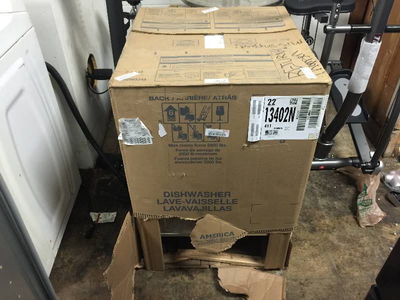 lot 405 image: MISS SHIPPED  Kenmore 13402 24 Built-In Dishwasher w PowerWave