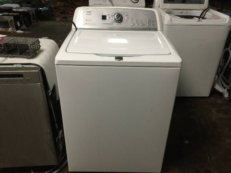 lot 411 image: Maytag 3.6 cubic foot Top-Load High-Efficiency Washing Machine