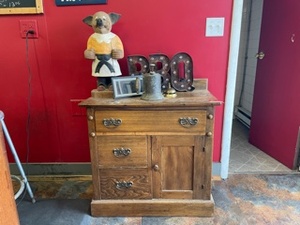 lot 5994 image: Antique Desk