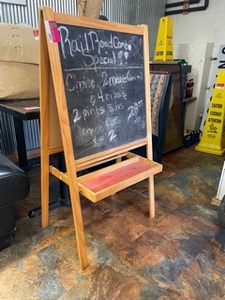lot 5995 image: Chalkboard Easel