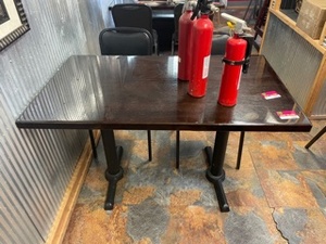 lot 5967 image: Table