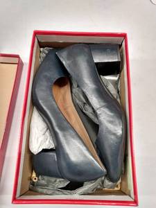 lot 33077 image: Womens Aerosoles Silver Star Pump, Size 9M