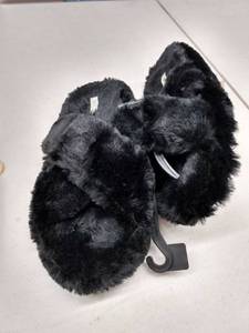 lot 33128 image: Mixit Slippers, Size L (9-10)