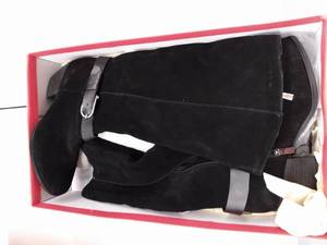 lot 33172 image: American Rag Tegan Boots, Size 9.5M