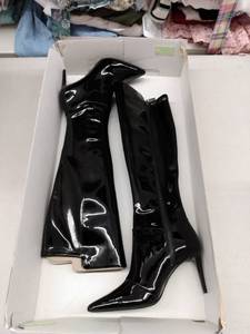 lot 33235 image: Womens Michael Michael Kors Dorothy Flex Tall Boot, Size 6.5 M - Black
