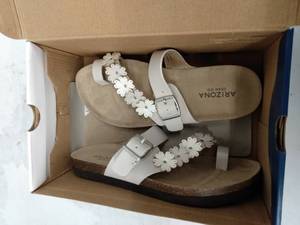 lot 33301 image: Arizona Sail Sandals, Size 7.5M
