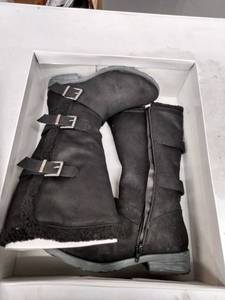 lot 33317 image: White Mountain Santell Tall Boots Womens Shoes, Size 5M