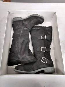 lot 33326 image: White Mountain Santell Tall Boots Womens Shoes, Size 5.5M
