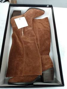 lot 33328 image: Womens Naturalizer Fae Tall Boot, Size 9.5 Wide Calf M - Brown