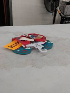 lot 33336 image: Disney Sandals, Size 78