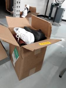 lot 33339 image: Box of Miscellaneous Mismatched Shoes