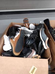 lot 33344 image: Box of Miscellaneous Mismatched Shoes