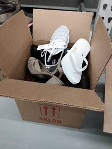 lot 33347 image: Box of Miscellaneous Mismatched Shoes