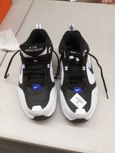 lot 33358 image: Air monarch nike used 11W