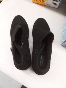 lot 33373 image: St. johns bay memory foam size 8.5