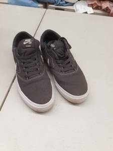 lot 33406 image: Nike charge SB gray used size 8.5 used
