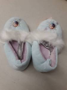 lot 33427 image: FRZ2 SLIPPERS 910