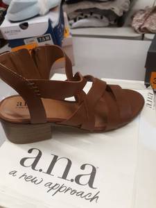 lot 33436 image: Ana Saffron Whiskey 7.5