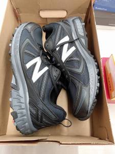 lot 33484 image: New Balance Mens MT410 v5 Running Sneakers from Finish Line, Size 12M