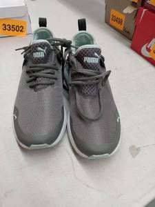 lot 33501 image: Puma Tennis Shoes, Size 5M