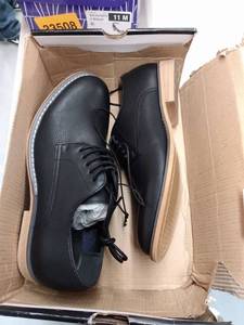 lot 33504 image: J.Ferrar Swartz Dress Shoes, Size 8M