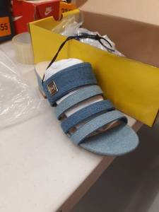 lot 33449 image: Liz Claiborne Blue Denim mult size 6