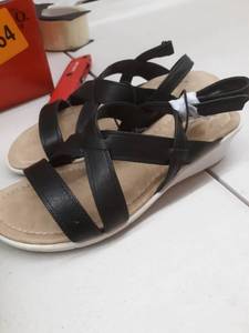 lot 33461 image: St.Johns Bay Benji Black size 8.5