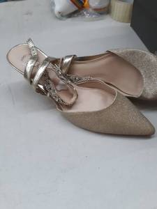 lot 33462 image: Ladys high heel gold size 7