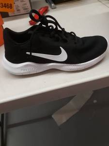 lot 33469 image: Nike flex experience blacka and white size 6.5