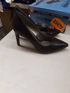 lot 33472 image: Womens black dress high heel size 6.5