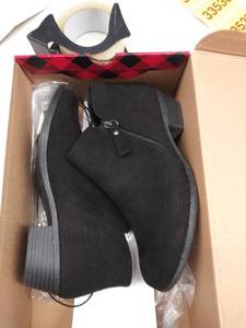 lot 33535 image: arizona booties womens 8.5M