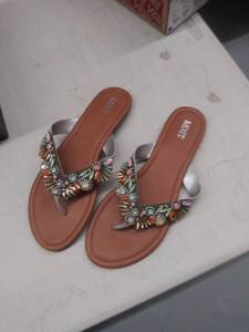 lot 33537 image: mixit 9.5 womens sandal-used