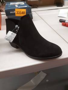 lot 33541 image: AZ GALEN BOOTIES BLACK SNAKE SIZE 7.5