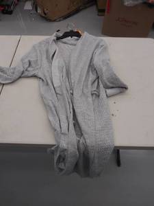 lot 29068 image: womens robe, no tie XXL