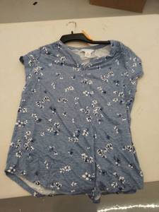 lot 29075 image: womens medium shirt