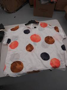lot 29077 image: womens 3xl shirt