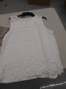 lot 29079 image: womens xl shirt