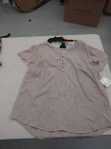 lot 29080 image: womens large shirt