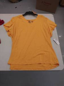 lot 29082 image: womens xl shirt