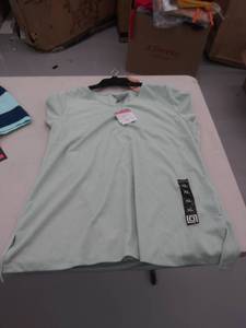 lot 29088 image: womens xl shirt