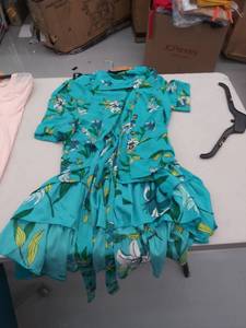lot 29097 image: womens large skirt and top