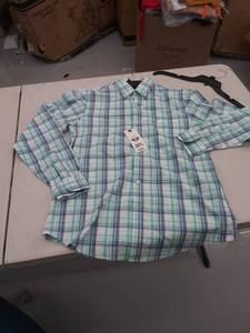 lot 29103 image: mens small long sleeve shirt