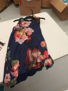 lot 29105 image: womens size 4 dress